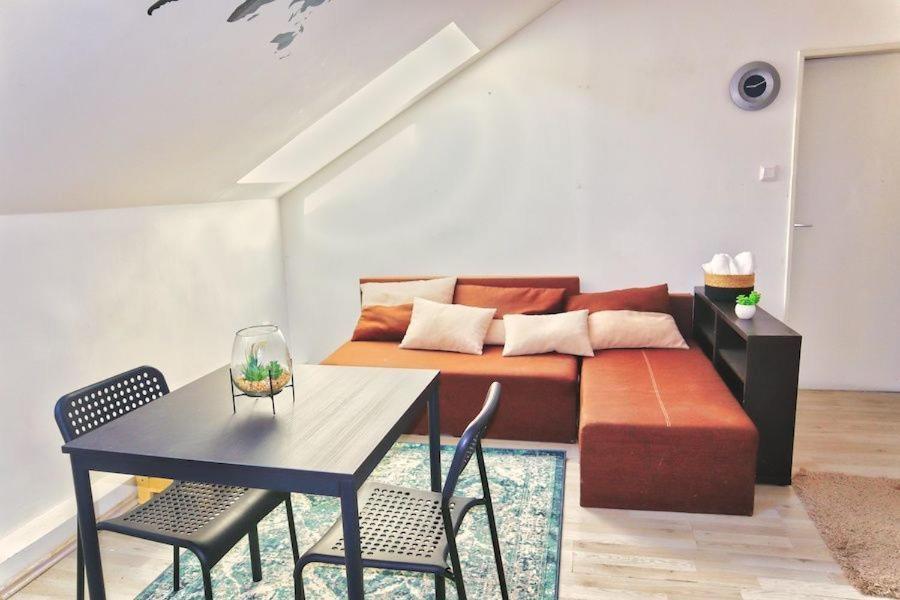 A Private Room In City Center In Pozsony Kültér fotó