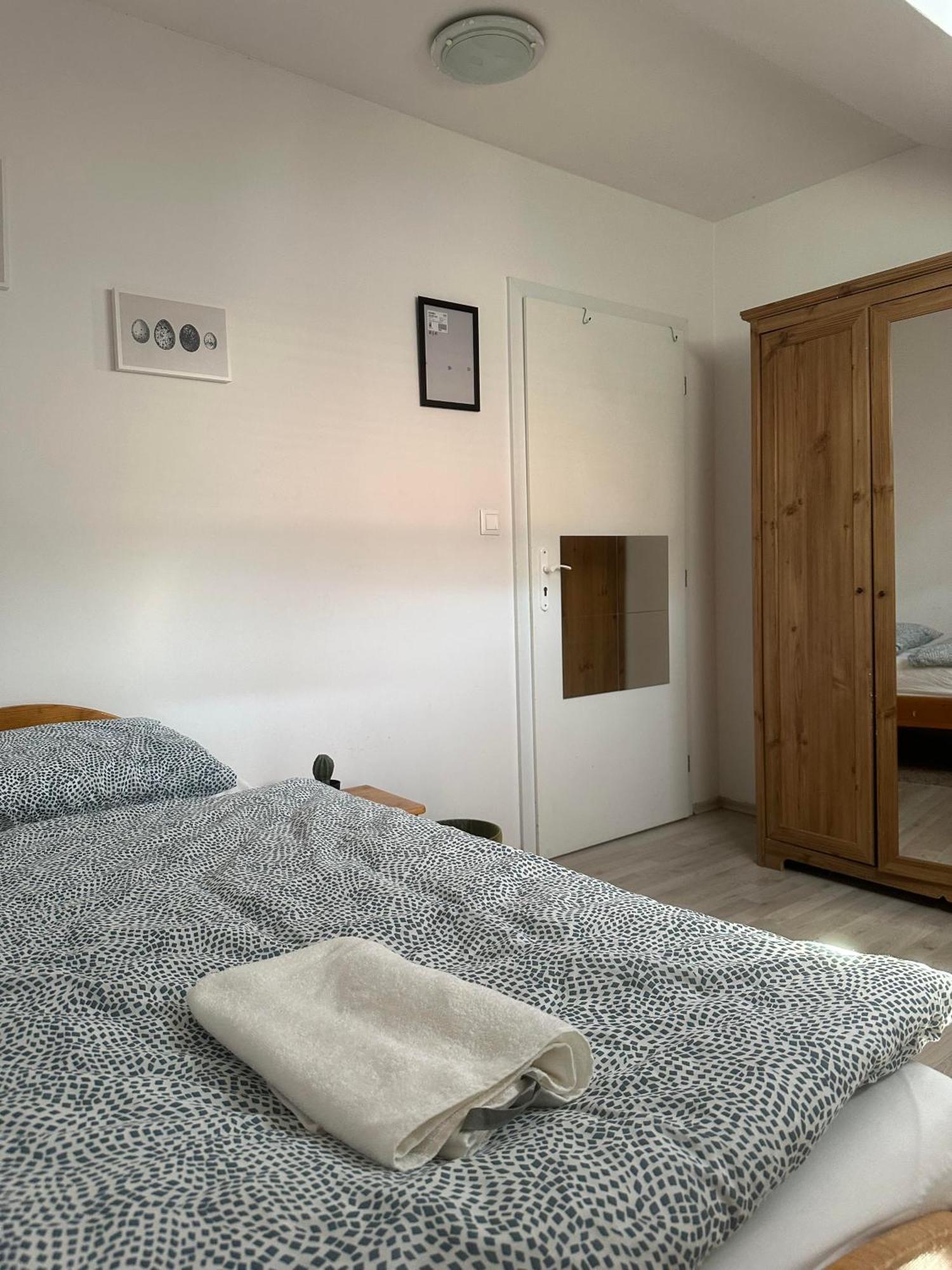 A Private Room In City Center In Pozsony Kültér fotó